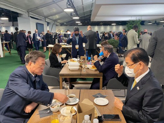 [탁현민 비서관 페이스북 캡처]